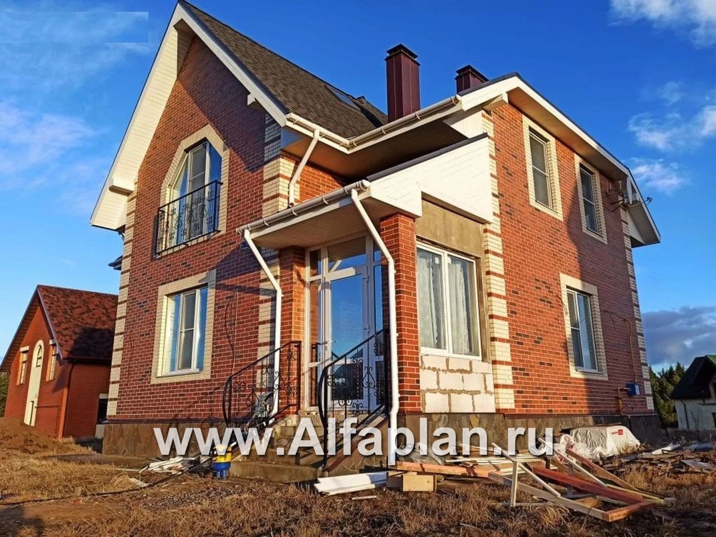 «Клио» -  проект дома с мансардой, с эркером и с террасой - дизайн дома №5